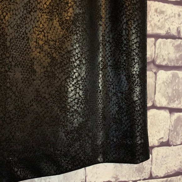 Chico's Size M Black Reptile Design Skirt - Picture 4 of 9